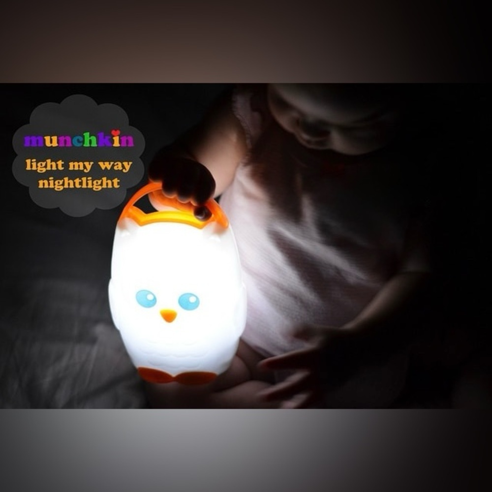 Munchkin Owl Night Light l White and Orange l Size: OS